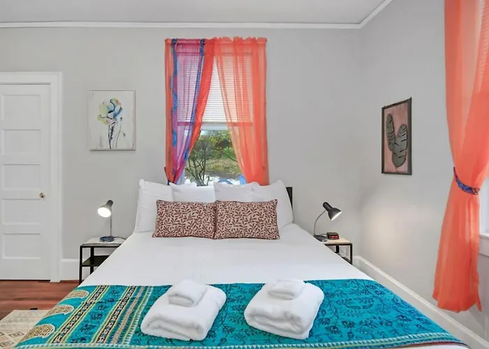 Unique 3Br - Sleeps 6